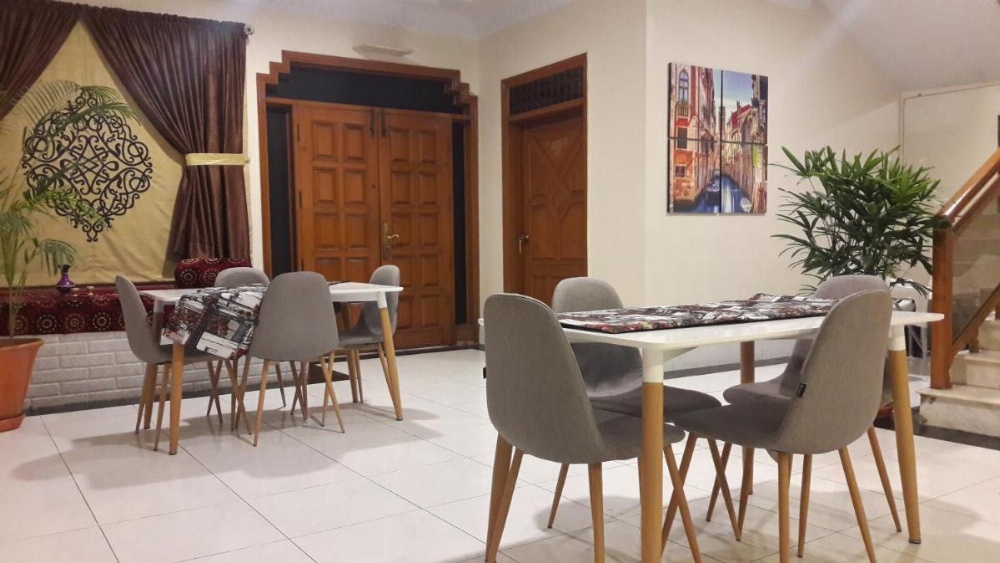Room image 3