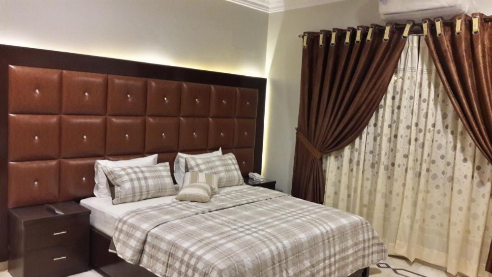 Deluxe Queen Room